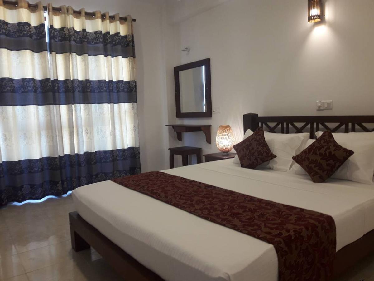 Hikka Regent Hotel Hikkaduwa Esterno foto