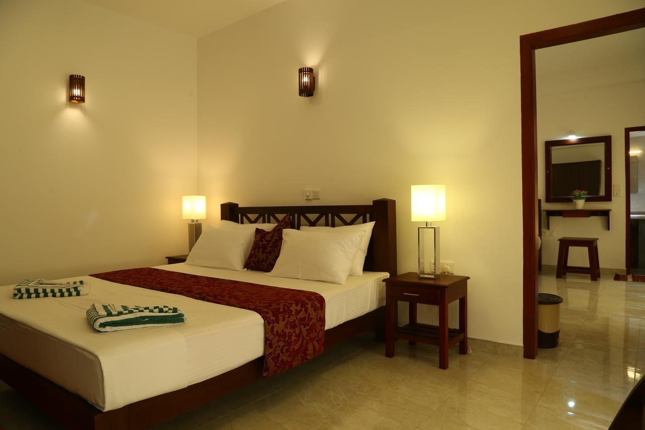 Hikka Regent Hotel Hikkaduwa Esterno foto