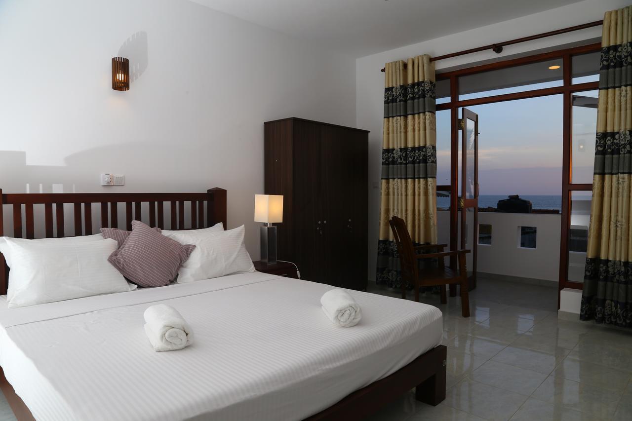 Hikka Regent Hotel Hikkaduwa Esterno foto